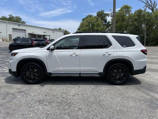 2025 Honda Pilot Touring 8-Passenger
