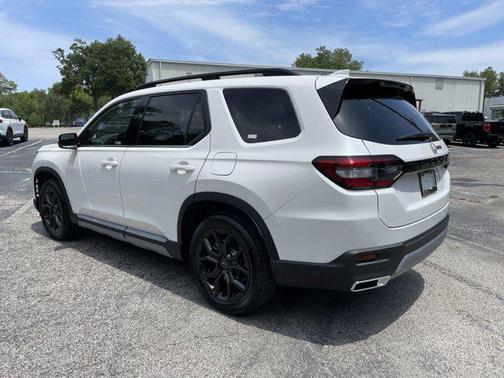 2025 Honda Pilot Touring 8-Passenger