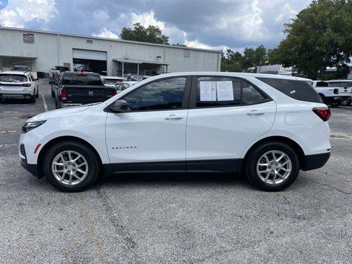 2022 Chevrolet Equinox LS