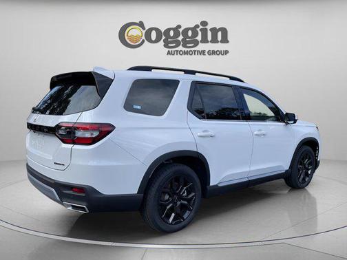 2025 Honda Pilot Touring 8-Passenger