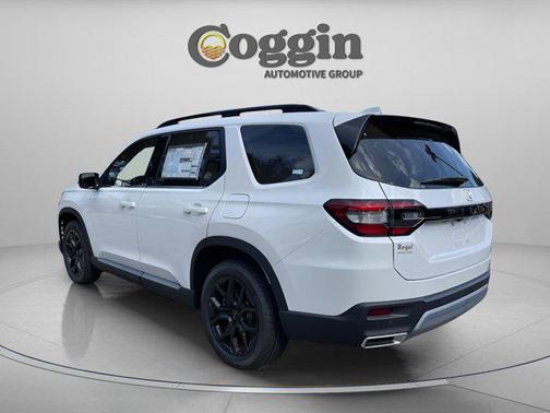 2025 Honda Pilot Touring 8-Passenger