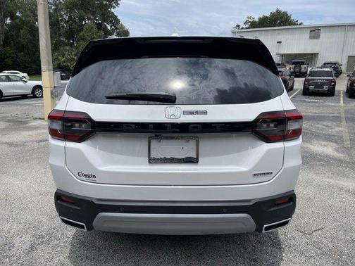 2025 Honda Pilot Touring 8-Passenger