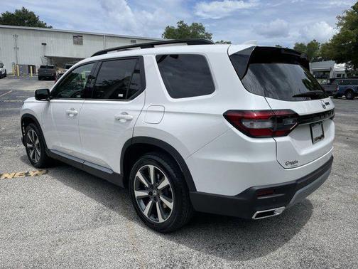 2025 Honda Pilot Touring 8-Passenger