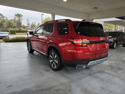 2025 Honda Pilot Touring 8-Passenger
