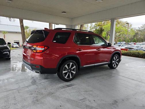 2025 Honda Pilot Touring 8-Passenger