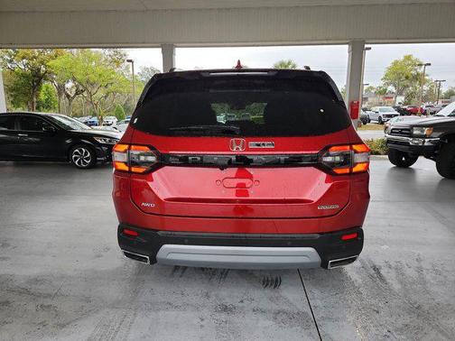2025 Honda Pilot Touring 8-Passenger