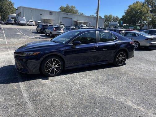 2022 Toyota Camry SE