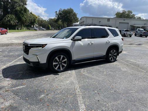 2023 Honda Pilot Touring 8-Passenger