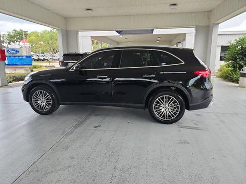 2024 Mercedes-Benz GLC 300 4MATIC