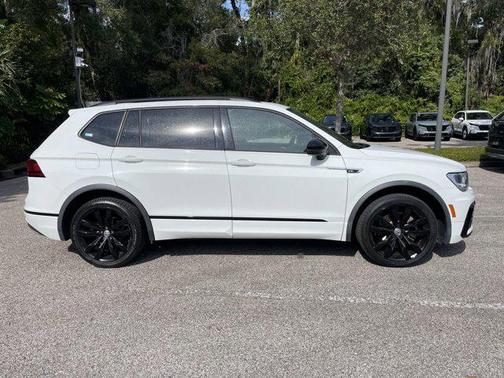 2021 Volkswagen Tiguan 2.0T SE R-Line Black