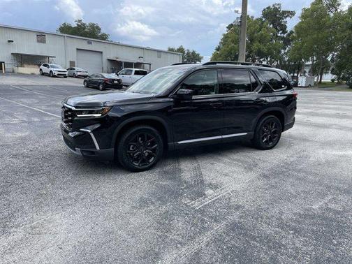 2025 Honda Pilot Touring 8-Passenger