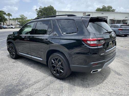 2025 Honda Pilot Touring 8-Passenger