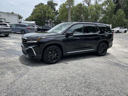 2025 Honda Pilot Touring 8-Passenger
