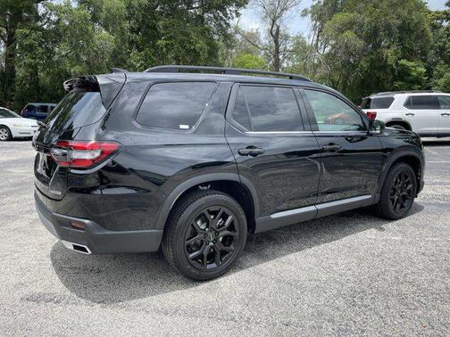 2025 Honda Pilot Touring 8-Passenger