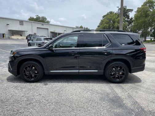 2025 Honda Pilot Touring 8-Passenger