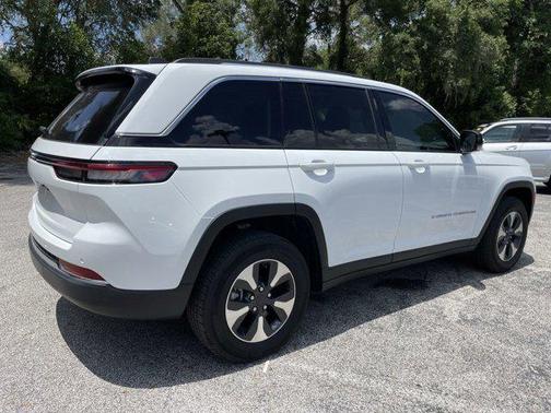 2022 Jeep Grand Cherokee 4xe Base