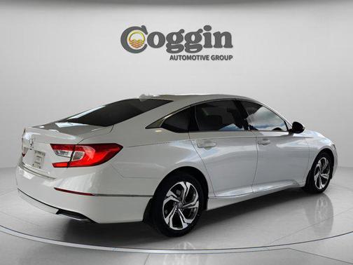 Platinum White Pearl 2018 Honda Accord EX