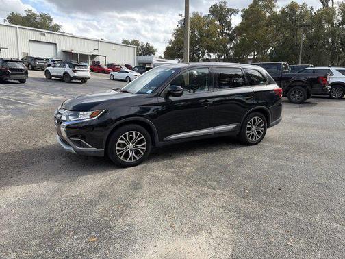 2017 Mitsubishi Outlander SE