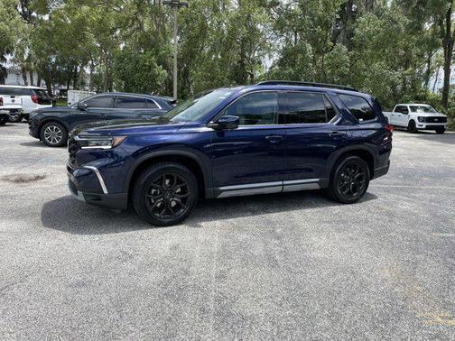 2025 Honda Pilot Touring 8-Passenger
