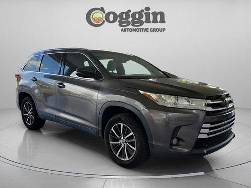 Predawn Gray Mica 2019 Toyota Highlander XLE