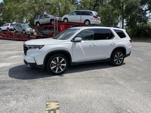 2025 Honda Pilot Touring 8-Passenger