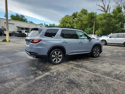 2025 Honda Pilot Touring 8-Passenger