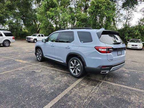 2025 Honda Pilot Touring 8-Passenger