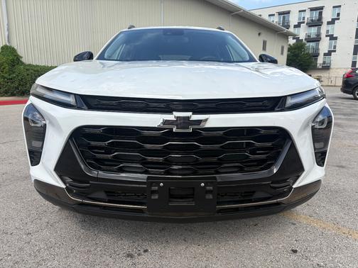 White 2025 Chevrolet Trax ACTIV