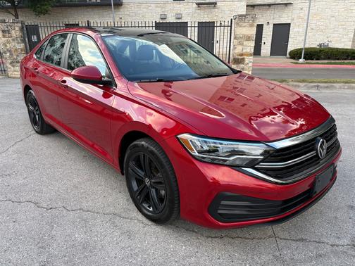 Kings Red Metallic 2023 Volkswagen Jetta 1.4T SE