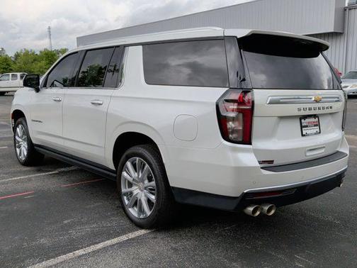 Pearl 2024 Chevrolet Suburban High Country