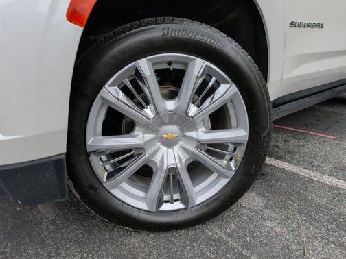 Pearl 2024 Chevrolet Suburban High Country