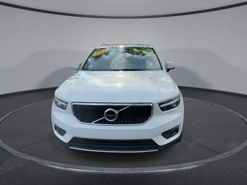 2019 Volvo XC40 T5 Momentum
