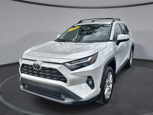 2025 Toyota RAV4 XLE Premium