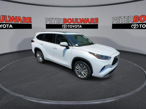 2022 Toyota Highlander Platinum