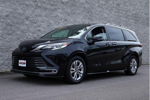 2023 Toyota Sienna Platinum 7 passenger