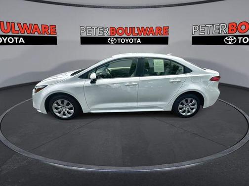 2025 Toyota Corolla Hybrid LE