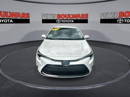 2025 Toyota Corolla Hybrid LE