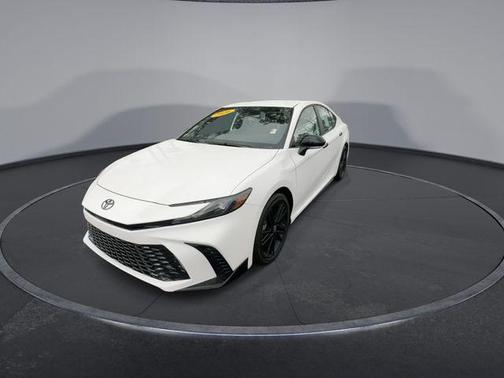 Ice 2026 Toyota Camry SE Nightshade