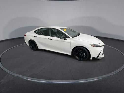 Ice 2026 Toyota Camry SE Nightshade