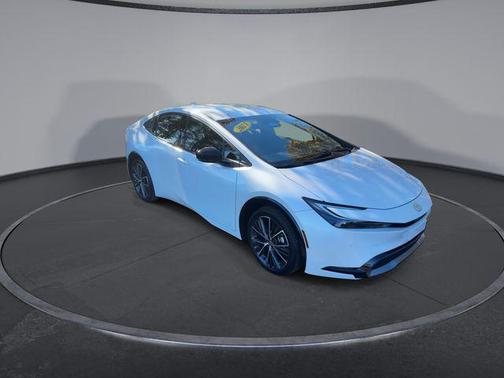 2025 Toyota Prius XLE