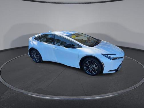 2025 Toyota Prius XLE