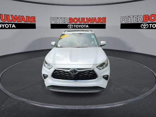 2023 Toyota Highlander Platinum