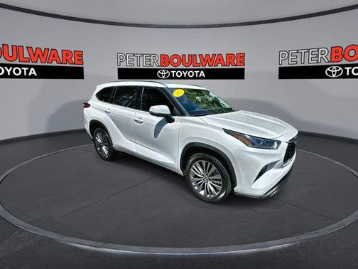 2023 Toyota Highlander Platinum