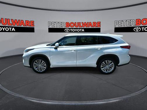 2023 Toyota Highlander Platinum