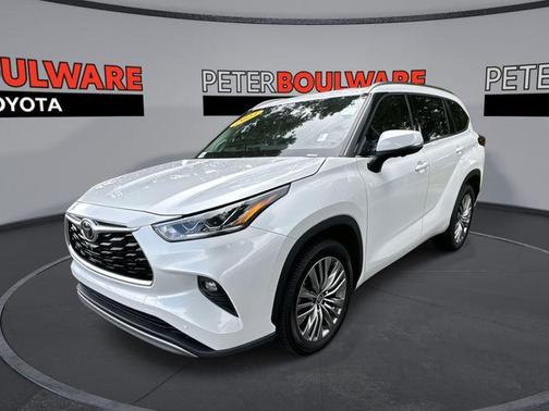 2023 Toyota Highlander Platinum