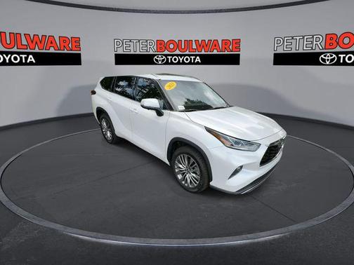 2023 Toyota Highlander Platinum