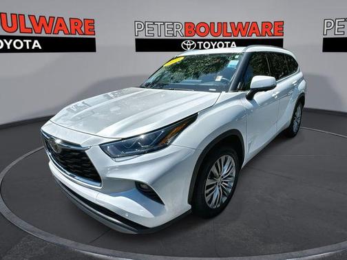 2023 Toyota Highlander Platinum