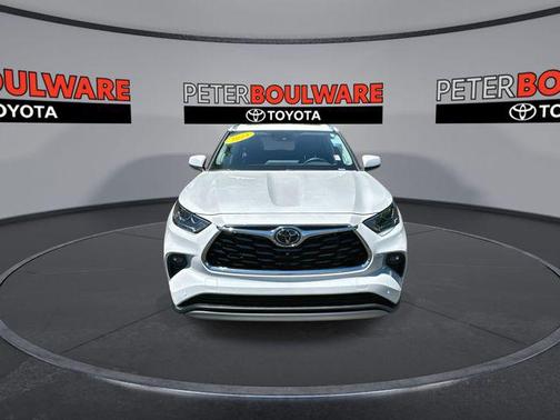 2023 Toyota Highlander Platinum