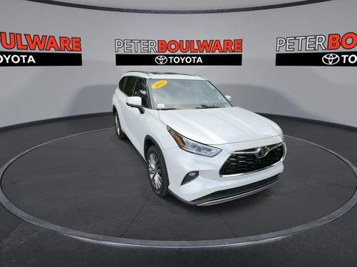2023 Toyota Highlander Platinum