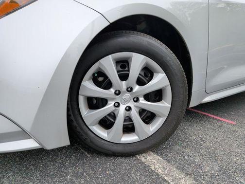 Classic Silver Metallic 2024 Toyota Corolla LE